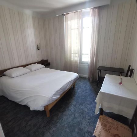 Hotel Le Tourisme Embrun Eksteriør bilde