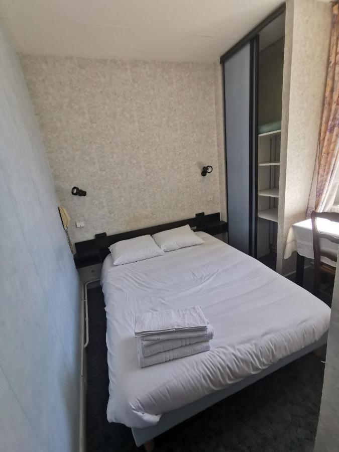 Hotel Le Tourisme Embrun Eksteriør bilde
